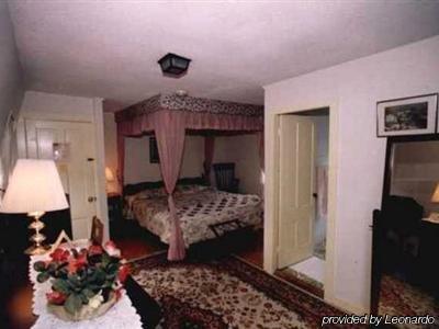 Inn Chapter House 4*